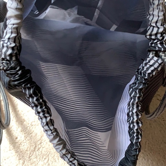 Nike Drawstring Bag - Picture 3 of 3